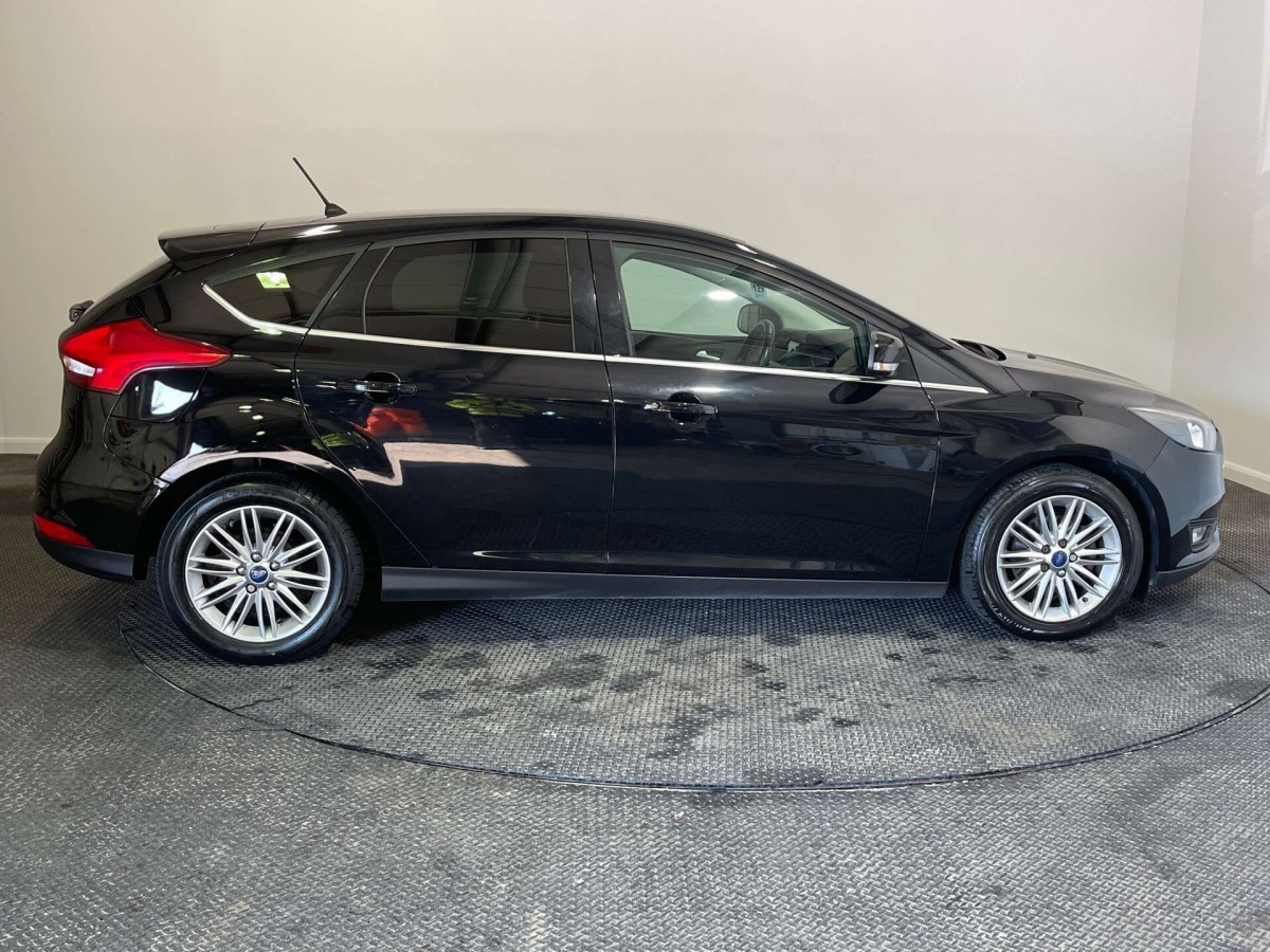 FORD FOCUS 2017 (17) 1.0T ECOBOOST ZETEC EDITION HATCHBACK 5DR PETROL MANUAL EURO 6 (S/S) (100 P - 2017 - £5,650