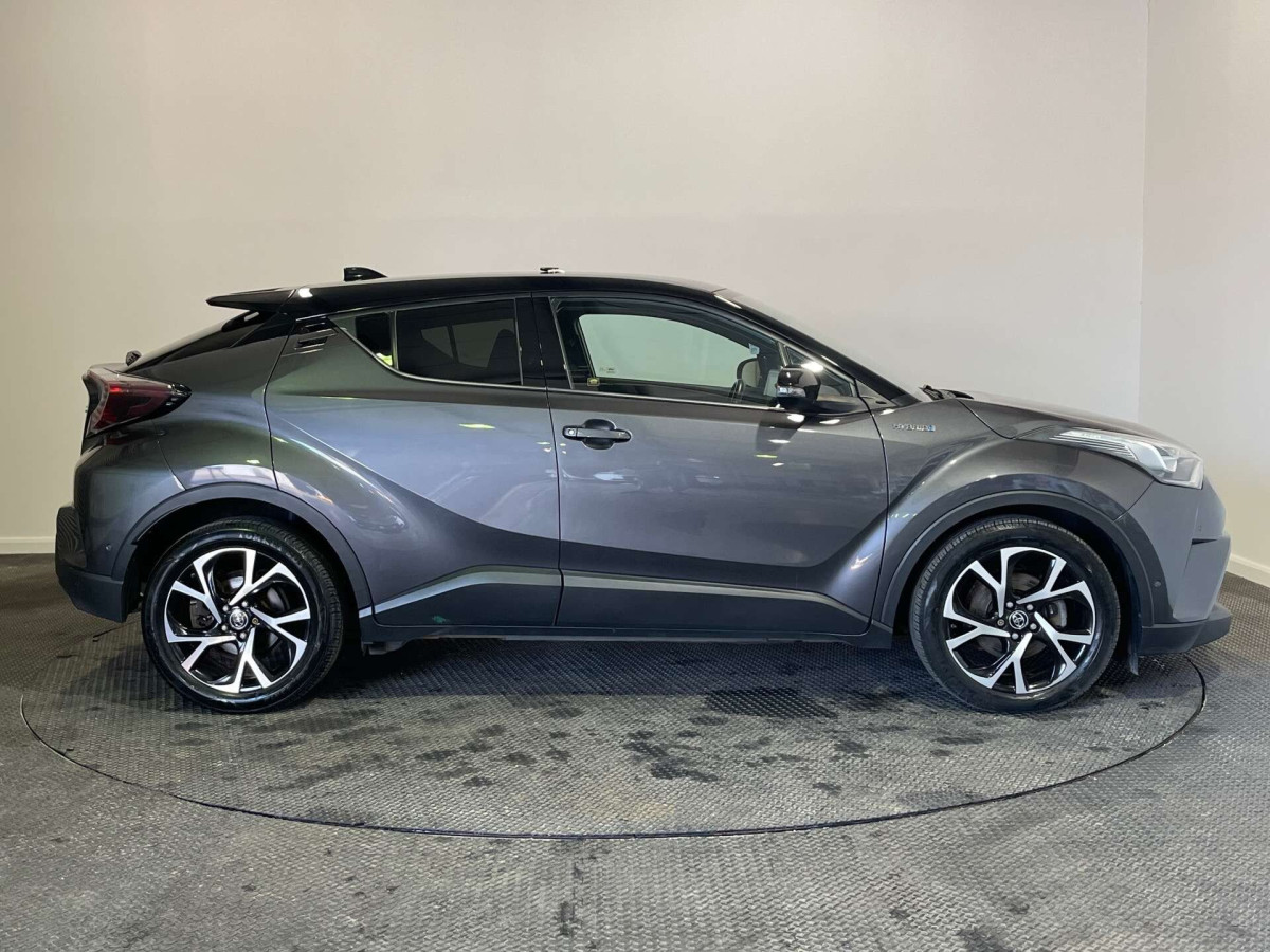 TOYOTA C-HR 2017 (17) 1.8 VVT-H DYNAMIC SUV 5DR PETROL HYBRID CVT EURO 6 (S/S) (122 PS) - 2017 - £13,500