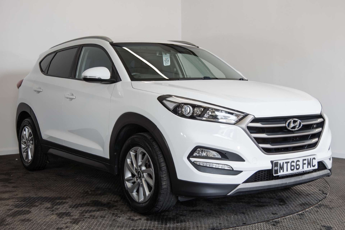 HYUNDAI TUCSON 2016 (66) 1.7 CRDI BLUE DRIVE SE NAV SUV 5DR DIESEL MANUAL EURO 6 (S/S) (116 PS) - 2016 - £9,400