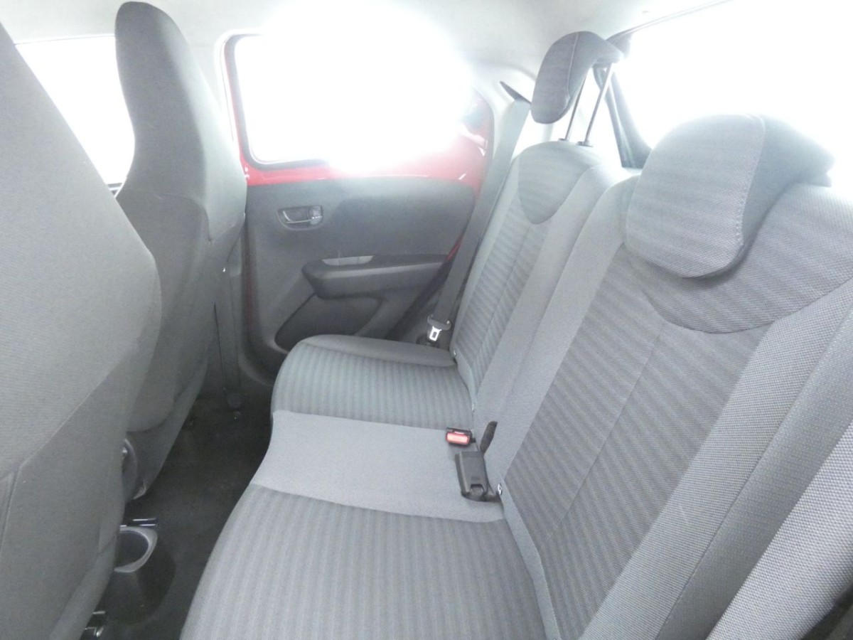 TOYOTA AYGO 1.0 VVT-I X-PLAY X-SHIFT 5D 69 BHP - 2019 - £10,990
