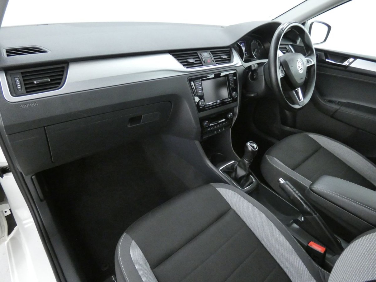 SKODA RAPID 1.0 SPACEBACK SE TECH TSI 5D 109 BHP - 2018 - £6,490