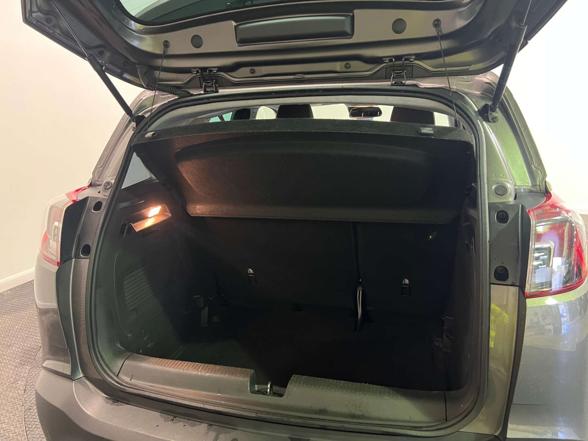 VAUXHALL CROSSLAND X 2019 (19) 1.2 ELITE NAV SUV 5DR PETROL MANUAL EURO 6 (83 PS) - 2019 - £9,000