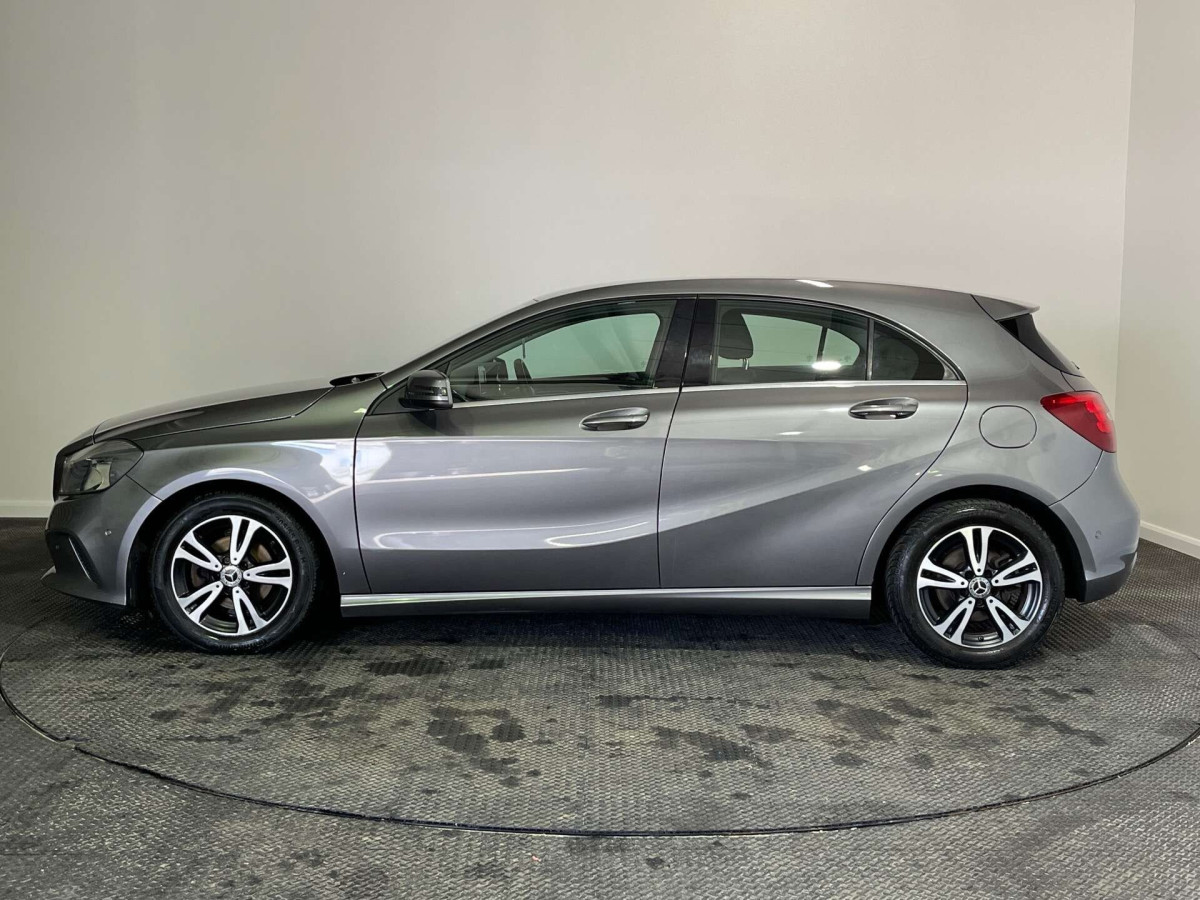 MERCEDES-BENZ A CLASS 2018 (67) 1.5 A180D SE (EXECUTIVE) HATCHBACK 5DR DIESEL MANUAL EURO 6 (S/S) (109 PS) - 2018 - £9,900