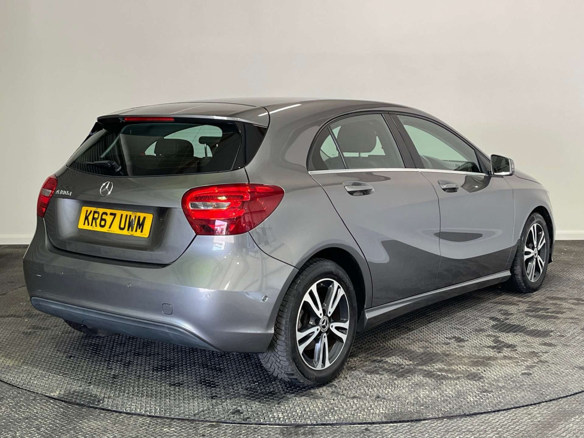 MERCEDES-BENZ A CLASS 2018 (67) 1.5 A180D SE (EXECUTIVE) HATCHBACK 5DR DIESEL MANUAL EURO 6 (S/S) (109 PS) - 2018 - £9,900