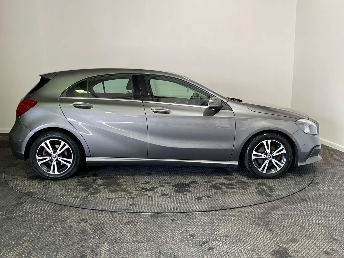 MERCEDES-BENZ A CLASS 2018 (67) 1.5 A180D SE (EXECUTIVE) HATCHBACK 5DR DIESEL MANUAL EURO 6 (S/S) (109 PS) - 2018 - £9,900