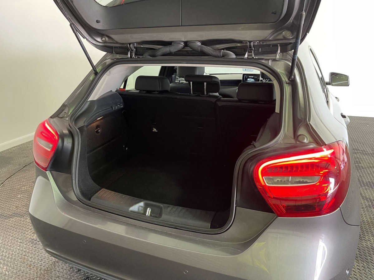 MERCEDES-BENZ A CLASS 2018 (67) 1.5 A180D SE (EXECUTIVE) HATCHBACK 5DR DIESEL MANUAL EURO 6 (S/S) (109 PS) - 2018 - £9,900