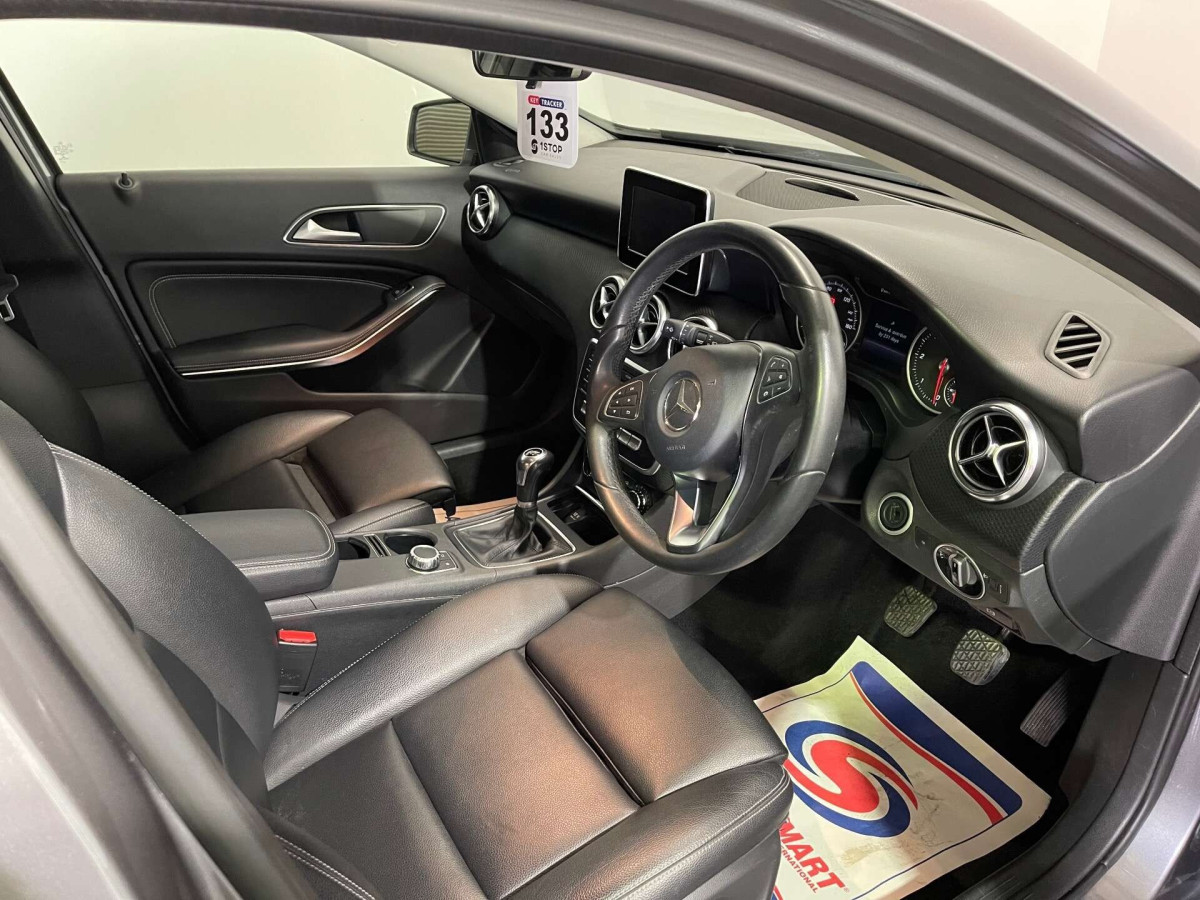 MERCEDES-BENZ A CLASS 2018 (67) 1.5 A180D SE (EXECUTIVE) HATCHBACK 5DR DIESEL MANUAL EURO 6 (S/S) (109 PS) - 2018 - £9,900