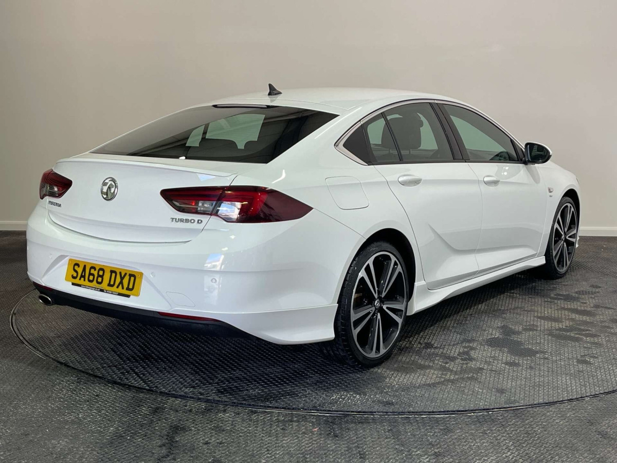 VAUXHALL INSIGNIA 2018 (68) 2.0 TURBO D BLUEINJECTION SRI VX LINE NAV GRAND SPORT 5DR DIESEL MANUAL EUR - 2018 - £11,000
