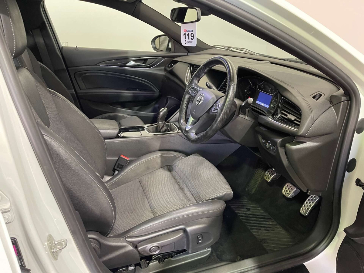 VAUXHALL INSIGNIA 2018 (68) 2.0 TURBO D BLUEINJECTION SRI VX LINE NAV GRAND SPORT 5DR DIESEL MANUAL EUR - 2018 - £11,000