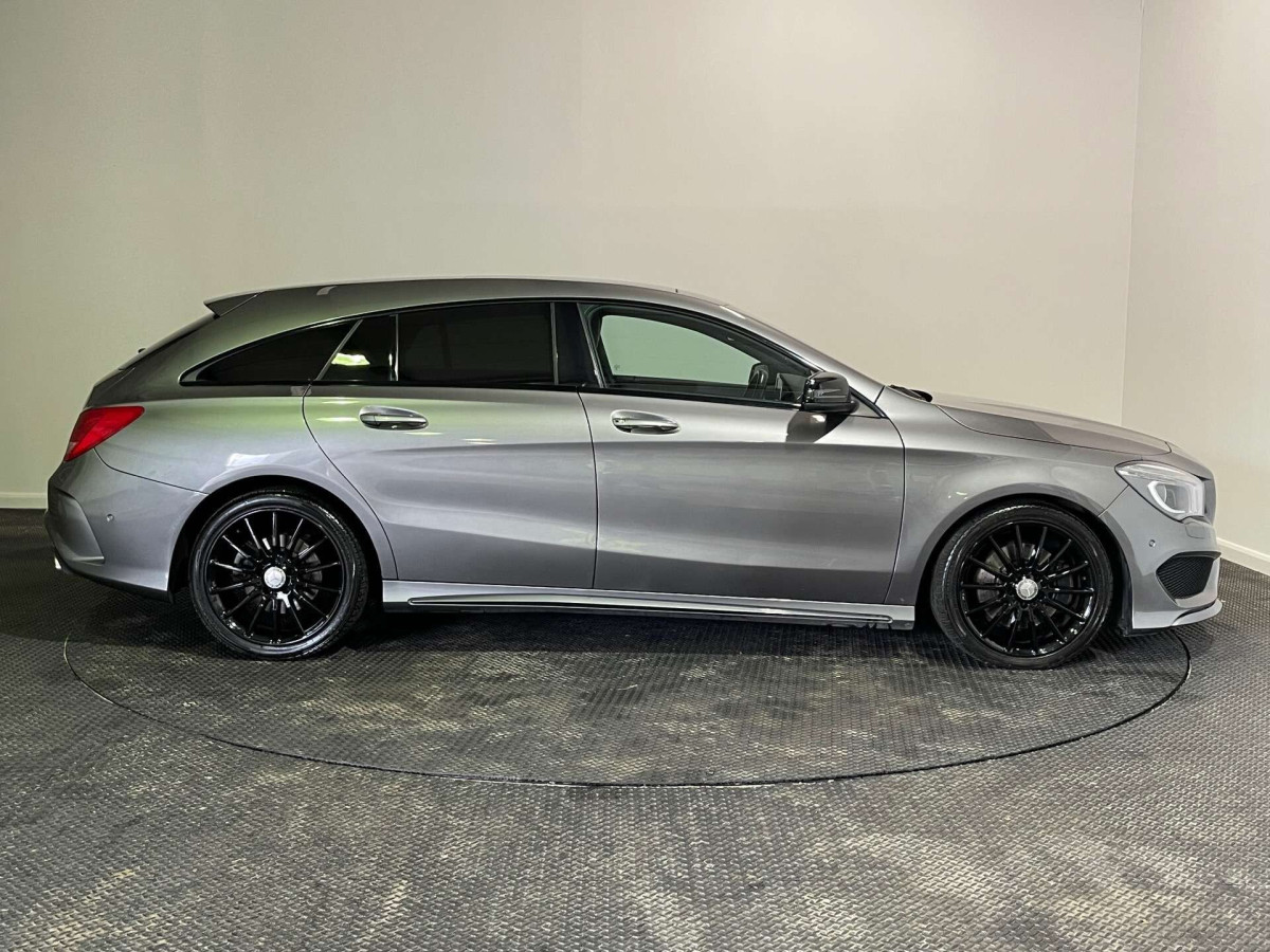 MERCEDES-BENZ CLA CLASS 2016 (16) 2.1 CLA220D ORANGEART SHOOTING BRAKE 5DR DIESEL 7G-DCT EURO 6 (S/S) (177 PS - 2016 - £13,500