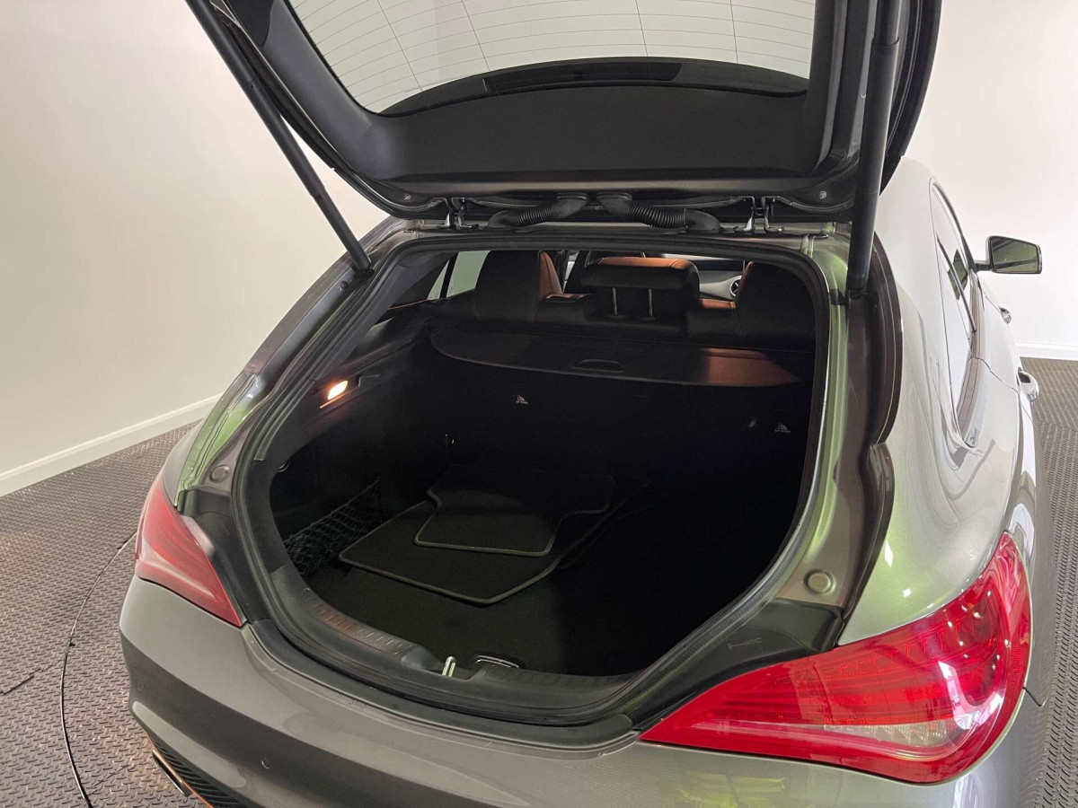 MERCEDES-BENZ CLA CLASS 2016 (16) 2.1 CLA220D ORANGEART SHOOTING BRAKE 5DR DIESEL 7G-DCT EURO 6 (S/S) (177 PS - 2016 - £13,500