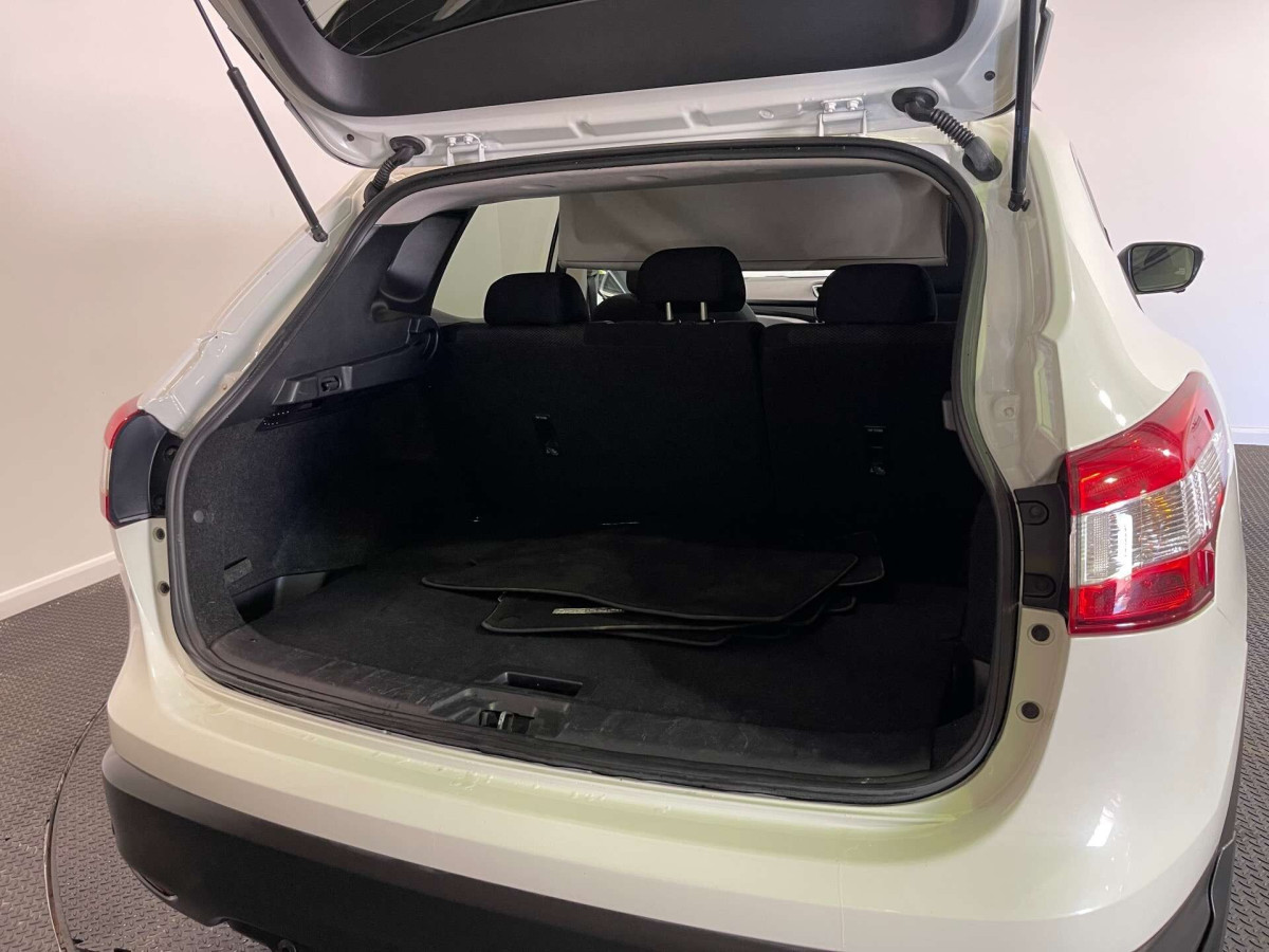 NISSAN QASHQAI 2016 (66) 1.2 DIG-T N-CONNECTA SUV 5DR PETROL MANUAL 2WD EURO 6 (S/S) (115 PS) - 2016 - £5,900