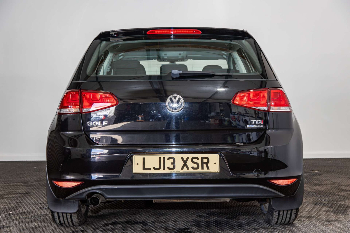 VOLKSWAGEN GOLF 2013 (13) 1.6 TDI BLUEMOTION TECH SE HATCHBACK 5DR DIESEL MANUAL EURO 5 (S/S) (105 PS - 2013 - £6,500