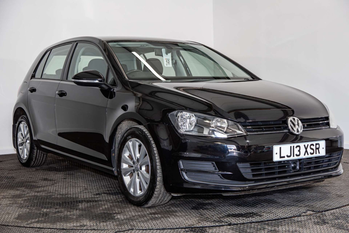 VOLKSWAGEN GOLF 2013 (13) 1.6 TDI BLUEMOTION TECH SE HATCHBACK 5DR DIESEL MANUAL EURO 5 (S/S) (105 PS - 2013 - £6,500
