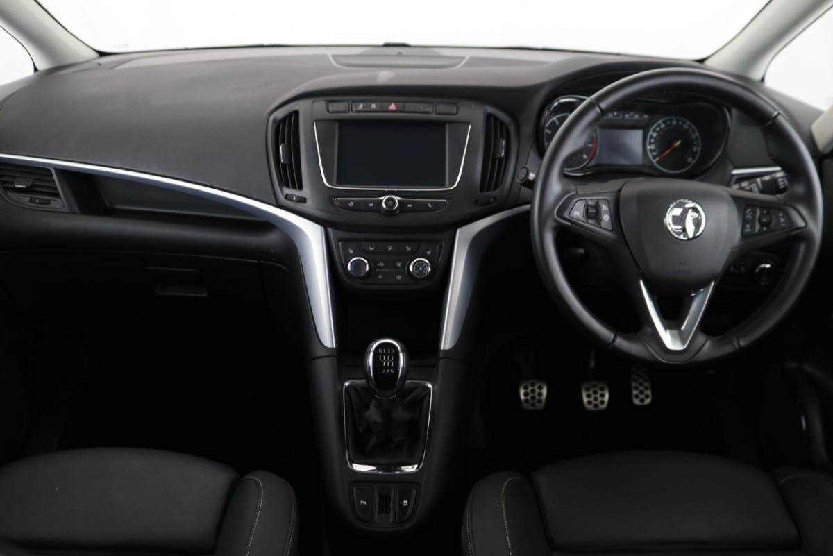VAUXHALL ZAFIRA TOURER 1.4 SRI NAV 5D 138 BHP - 2018 - £13,990