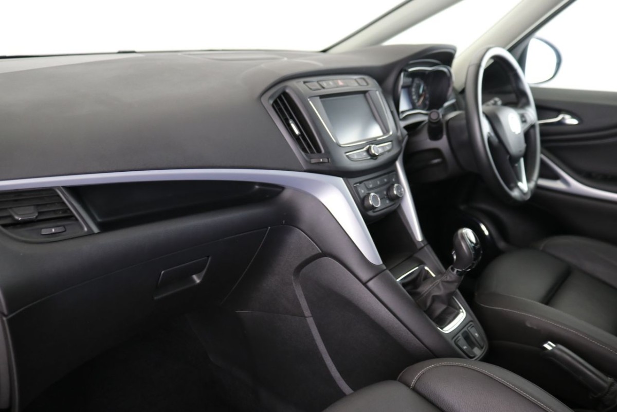 VAUXHALL ZAFIRA TOURER 1.4 SRI NAV 5D 138 BHP - 2018 - £13,990