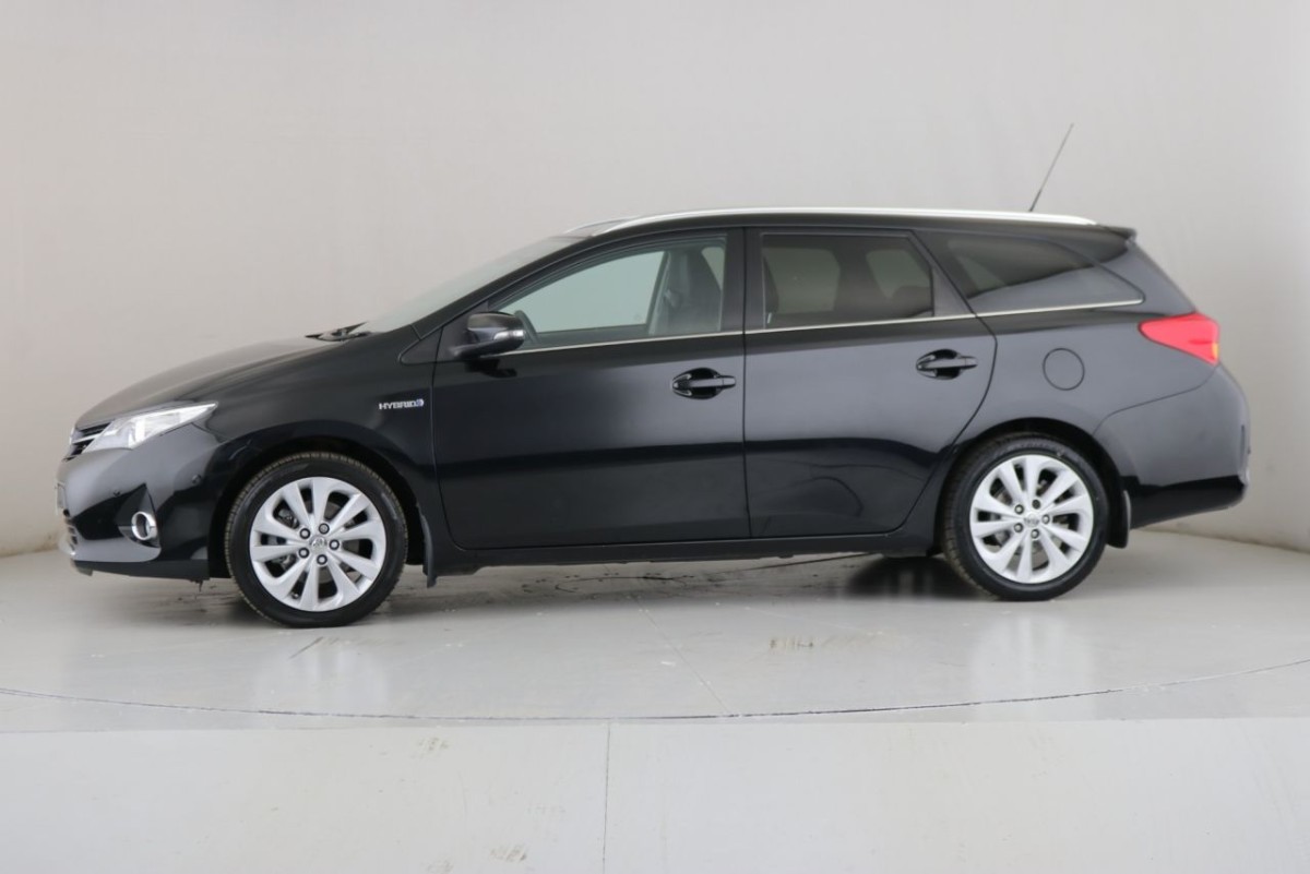 TOYOTA AURIS 1.8 VVT-I EXCEL 5D AUTO 98 BHP ESTATE - 2013 - £9,990