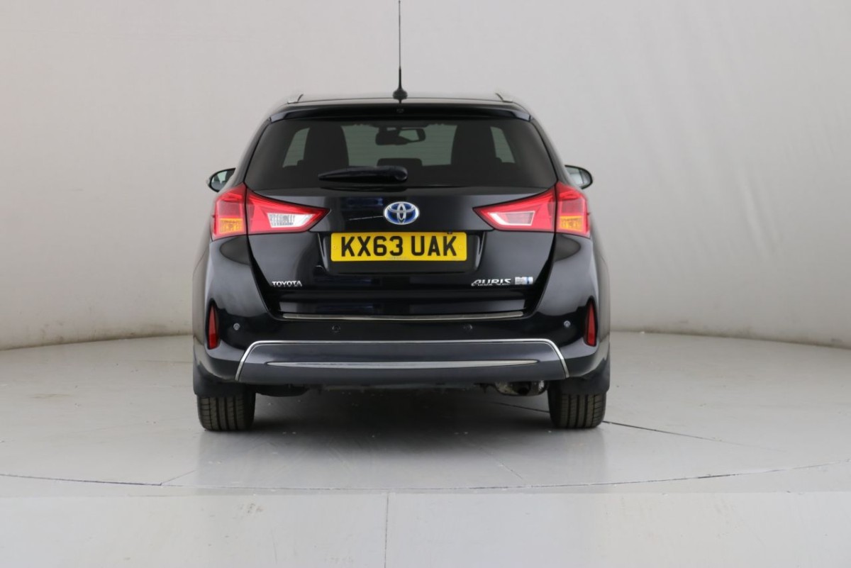 TOYOTA AURIS 1.8 VVT-I EXCEL 5D AUTO 98 BHP ESTATE - 2013 - £9,990