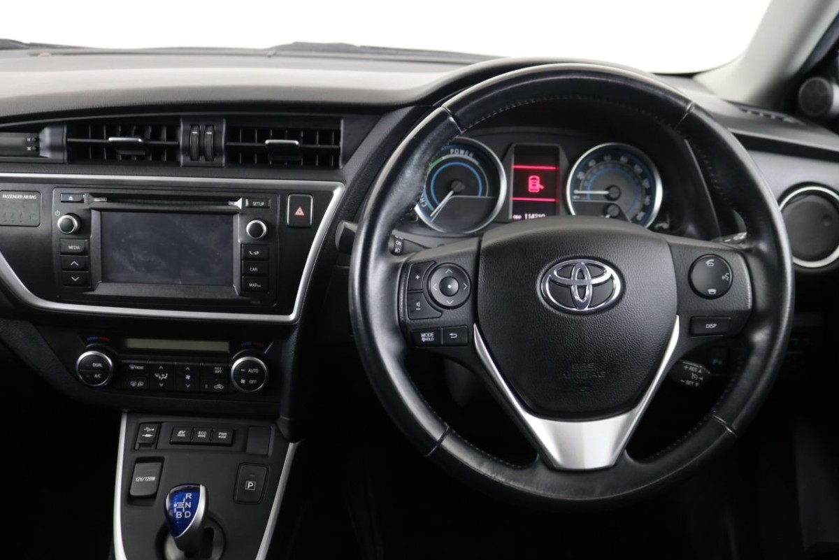 TOYOTA AURIS 1.8 VVT-I EXCEL 5D AUTO 98 BHP ESTATE - 2013 - £9,990