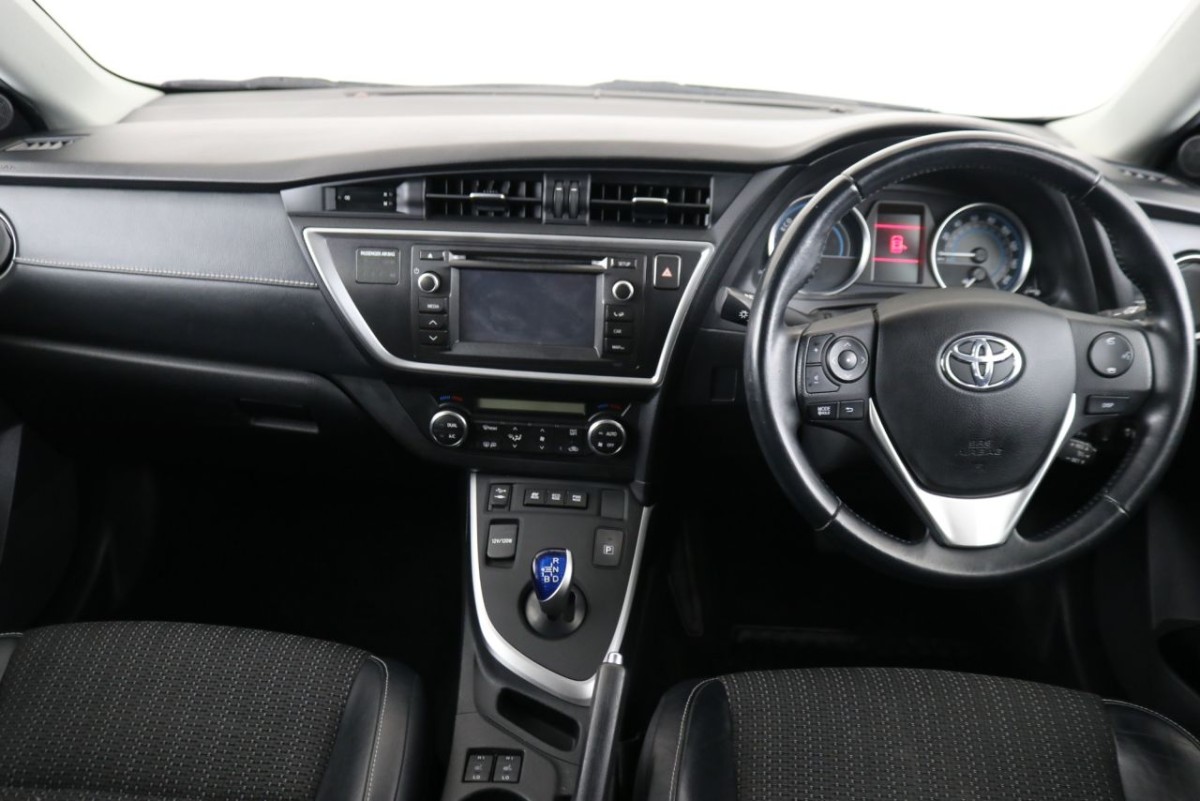 TOYOTA AURIS 1.8 VVT-I EXCEL 5D AUTO 98 BHP ESTATE - 2013 - £9,990