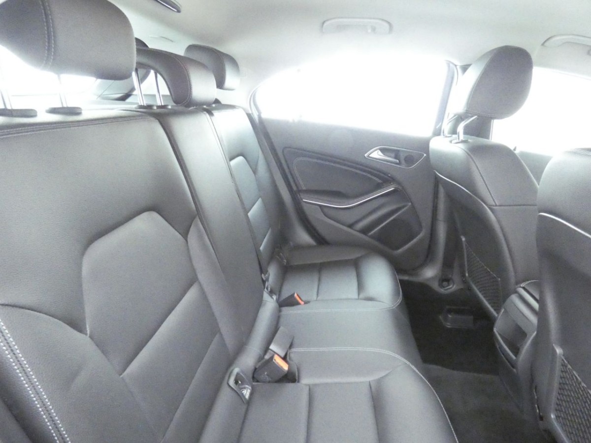 MERCEDES-BENZ A-CLASS 1.5 A 180 D SE EXECUTIVE 5D 107 BHP - 2017 - £14,990
