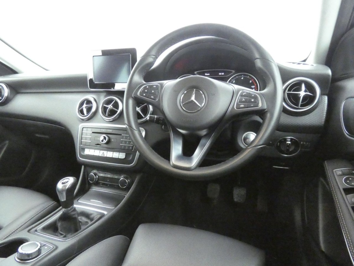 MERCEDES-BENZ A-CLASS 1.5 A 180 D SE EXECUTIVE 5D 107 BHP - 2017 - £14,990