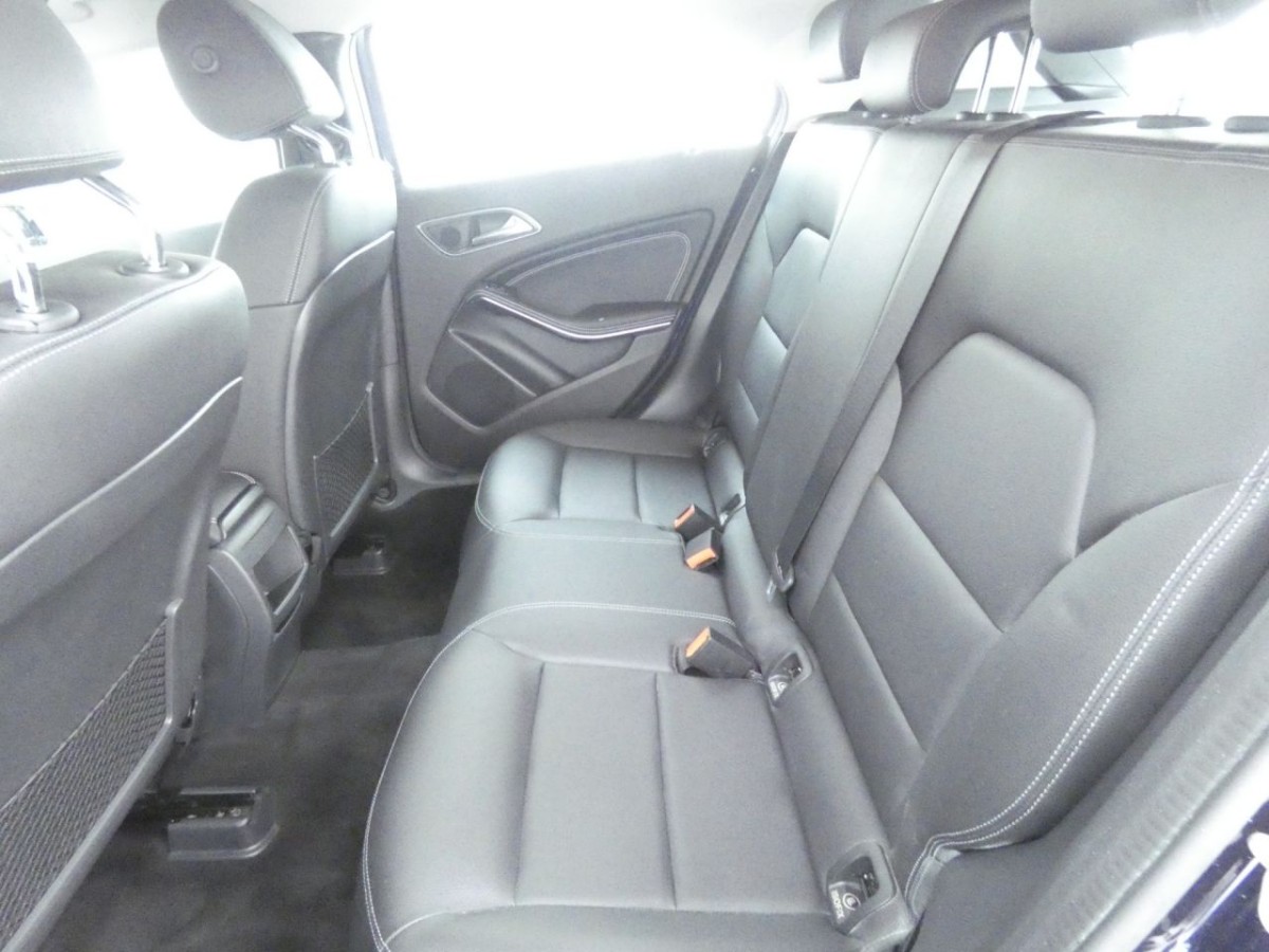MERCEDES-BENZ A-CLASS 1.5 A 180 D SE EXECUTIVE 5D 107 BHP - 2017 - £14,990