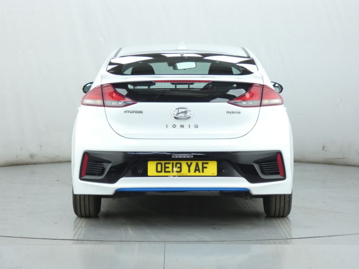 HYUNDAI IONIQ 1.6 SE MHEV 5D 140 BHP - 2019 - £11,400