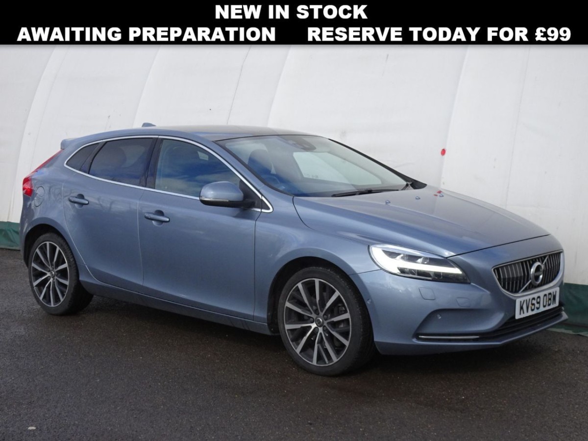 VOLVO V40 2.0 D3 INSCRIPTION EDITION 5D AUTO 148 BHP HATCHBACK - 2019 - £13,990