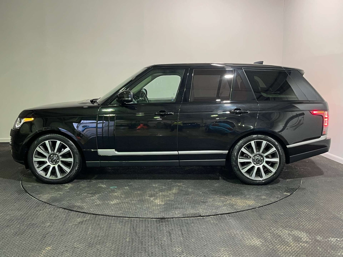 LAND ROVER RANGE ROVER 2017 (67) 3.0 TD V6 VOGUE SUV 5DR DIESEL AUTO 4WD EURO 6 (S/S) (258 PS) - 2017 - £21,500