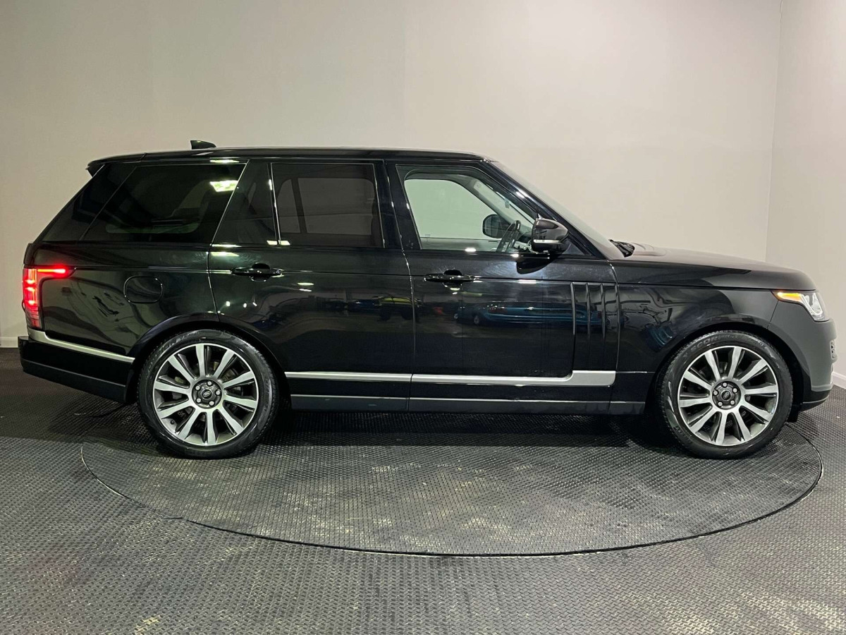 LAND ROVER RANGE ROVER 2017 (67) 3.0 TD V6 VOGUE SUV 5DR DIESEL AUTO 4WD EURO 6 (S/S) (258 PS) - 2017 - £21,500