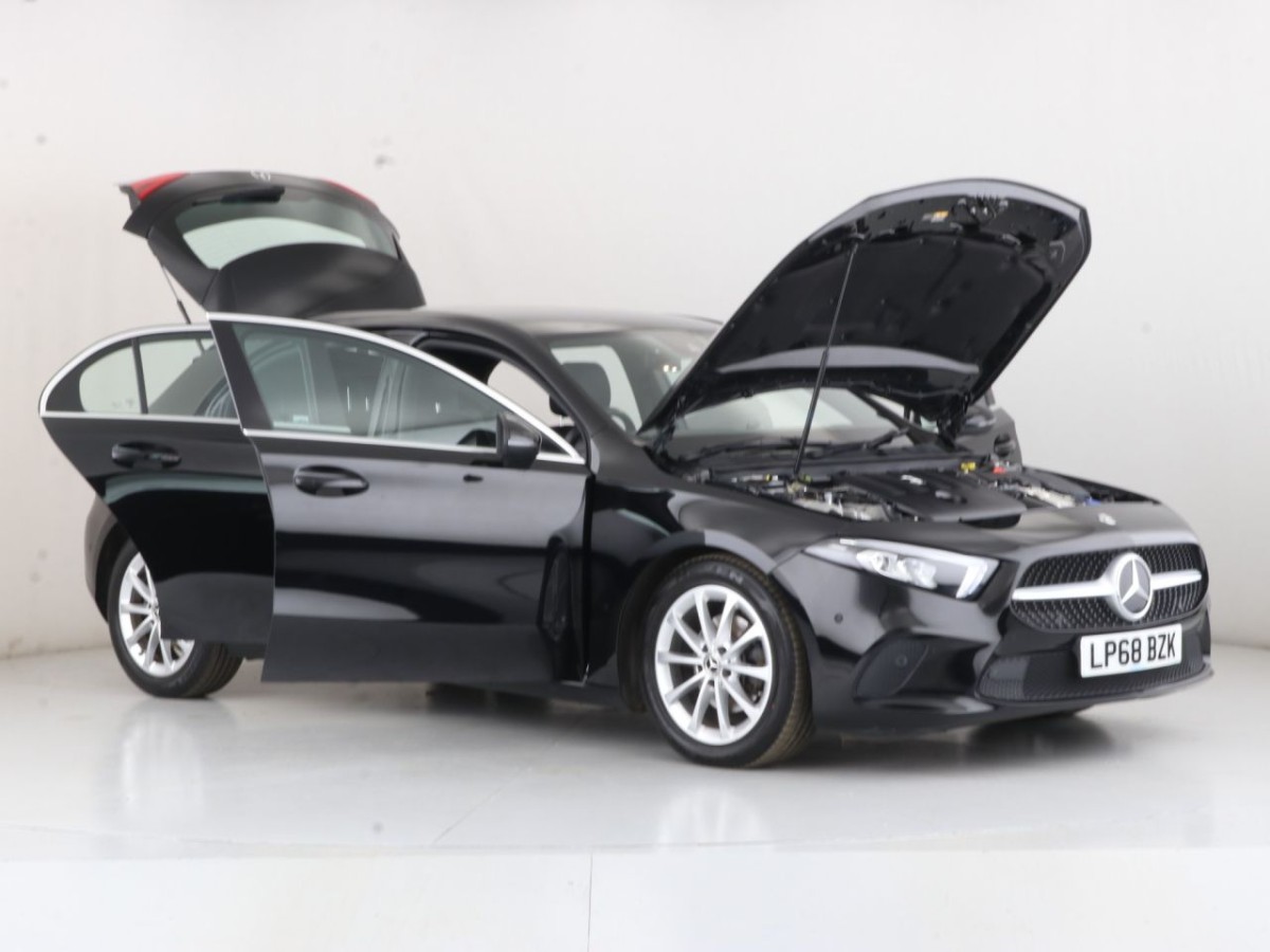 MERCEDES-BENZ A-CLASS 1.5 A 180 D SPORT EXECUTIVE 5D 114 BHP - 2018 - £21,400