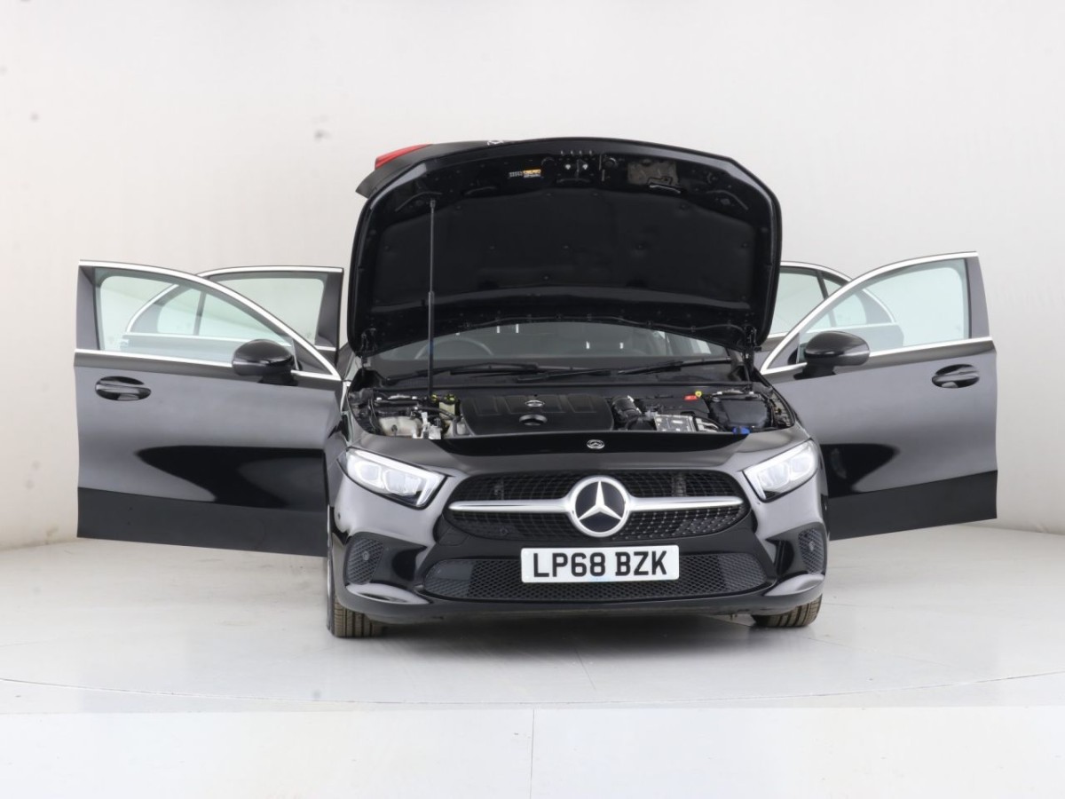 MERCEDES-BENZ A-CLASS 1.5 A 180 D SPORT EXECUTIVE 5D 114 BHP - 2018 - £21,400