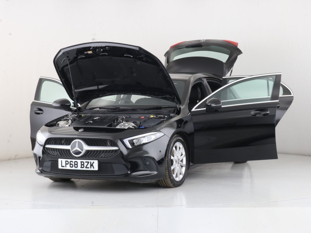 MERCEDES-BENZ A-CLASS 1.5 A 180 D SPORT EXECUTIVE 5D 114 BHP - 2018 - £21,400