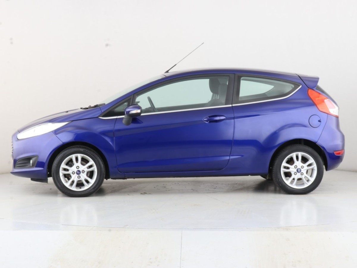 FORD FIESTA 1.0 ZETEC 3D 79 BHP - 2015 - £6,300