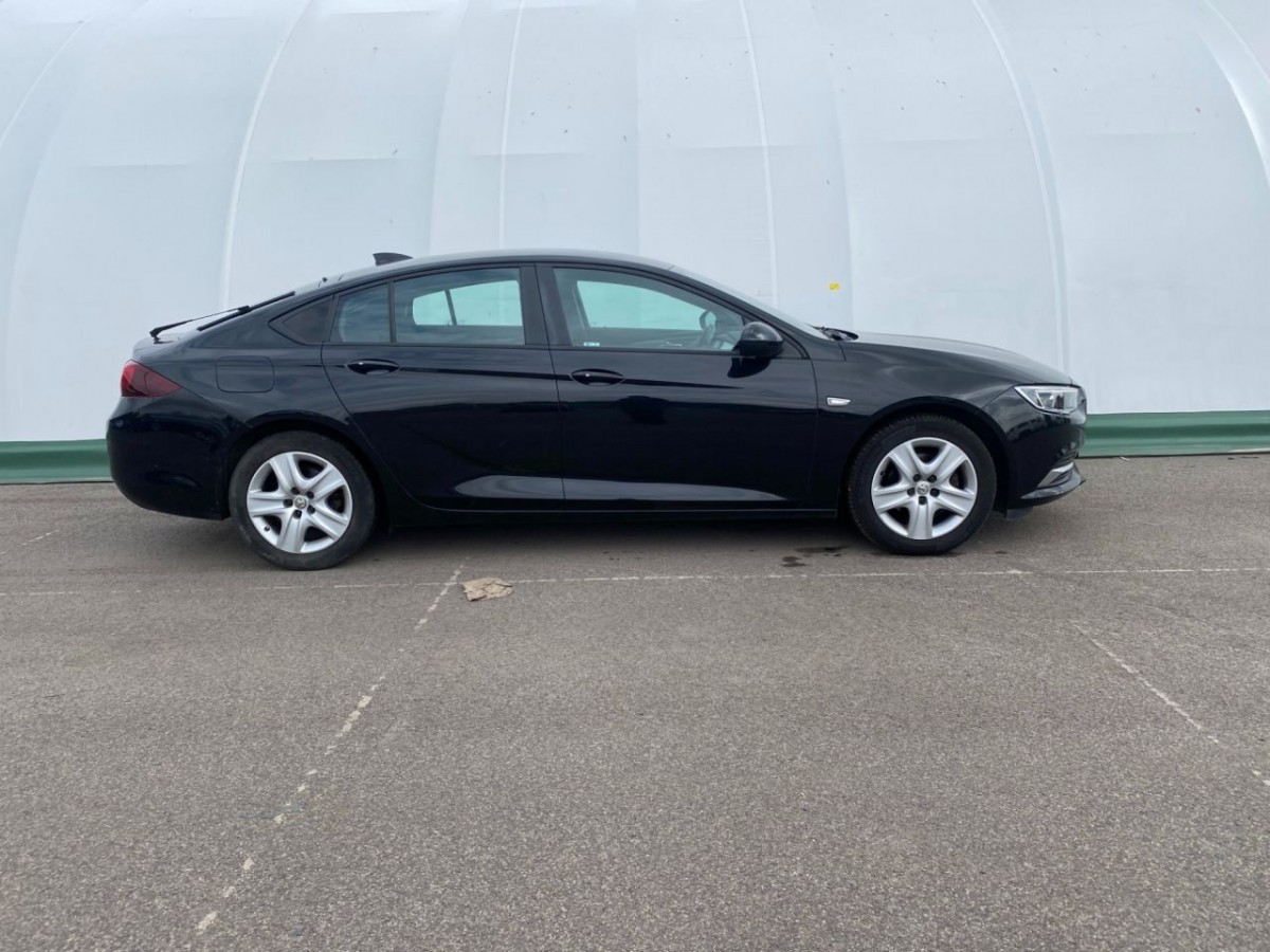 VAUXHALL INSIGNIA GRAND SPORT 1.6 DESIGN NAV ECOTEC 5D 108 BHP - 2017 - £8,990