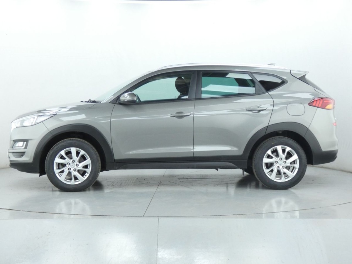 HYUNDAI TUCSON 1.6 GDI SE NAV 5D 130 BHP - 2019 - £14,990
