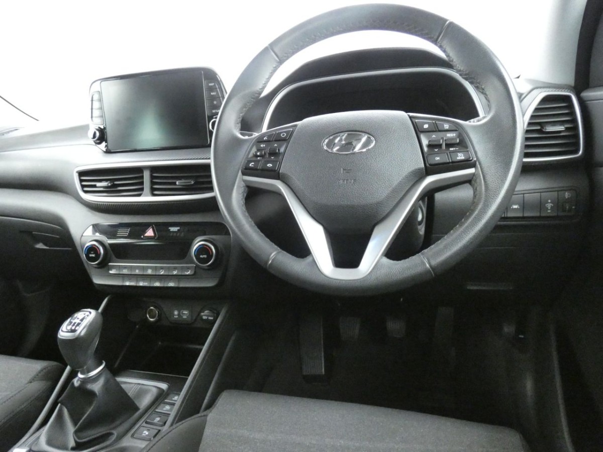HYUNDAI TUCSON 1.6 GDI SE NAV 5D 130 BHP - 2019 - £14,990