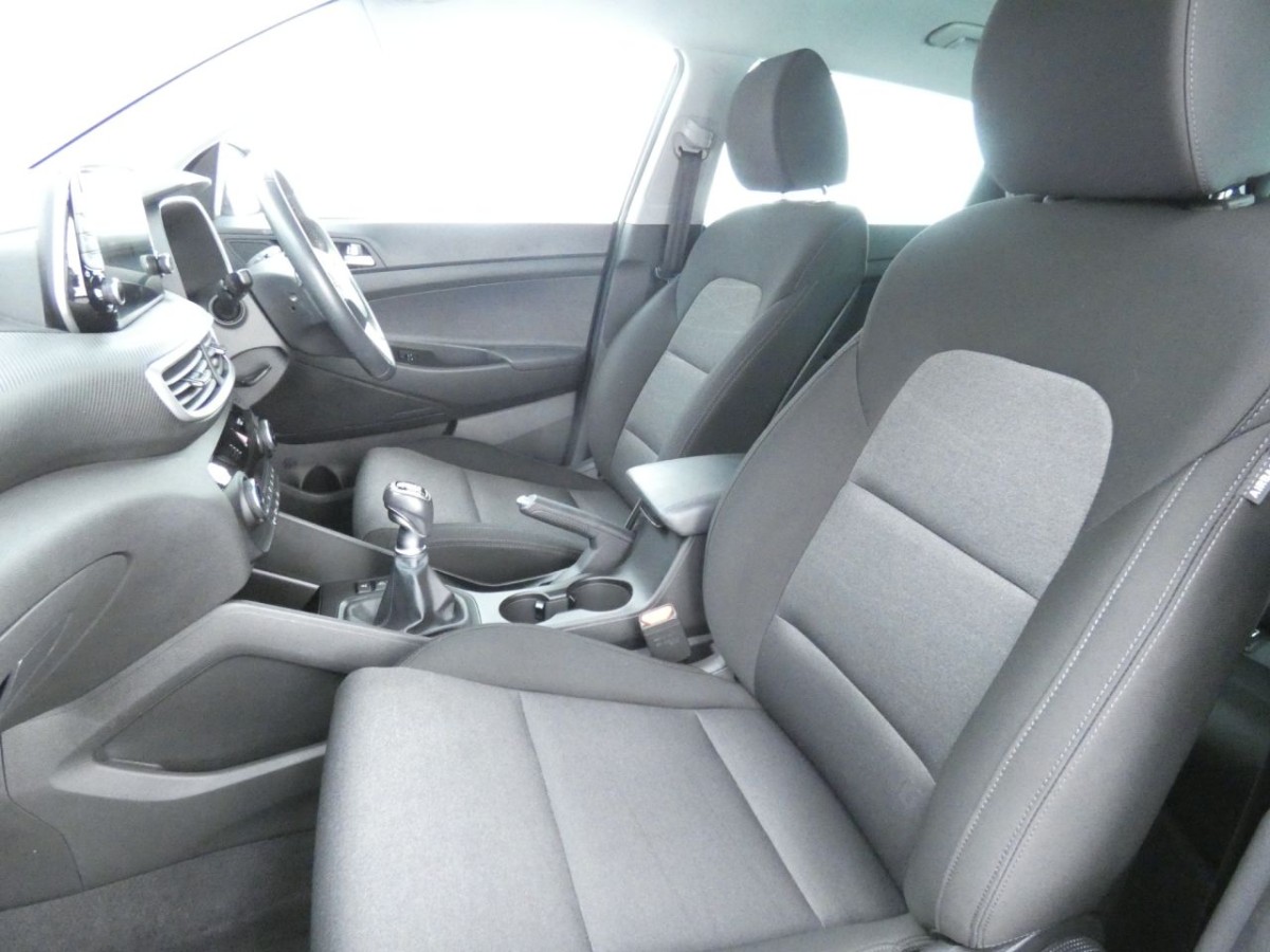 HYUNDAI TUCSON 1.6 GDI SE NAV 5D 130 BHP - 2019 - £14,990