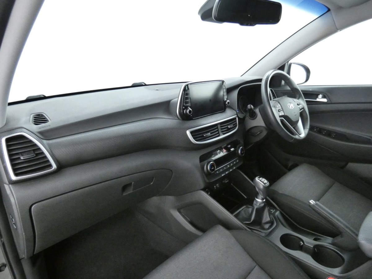 HYUNDAI TUCSON 1.6 GDI SE NAV 5D 130 BHP - 2019 - £14,990
