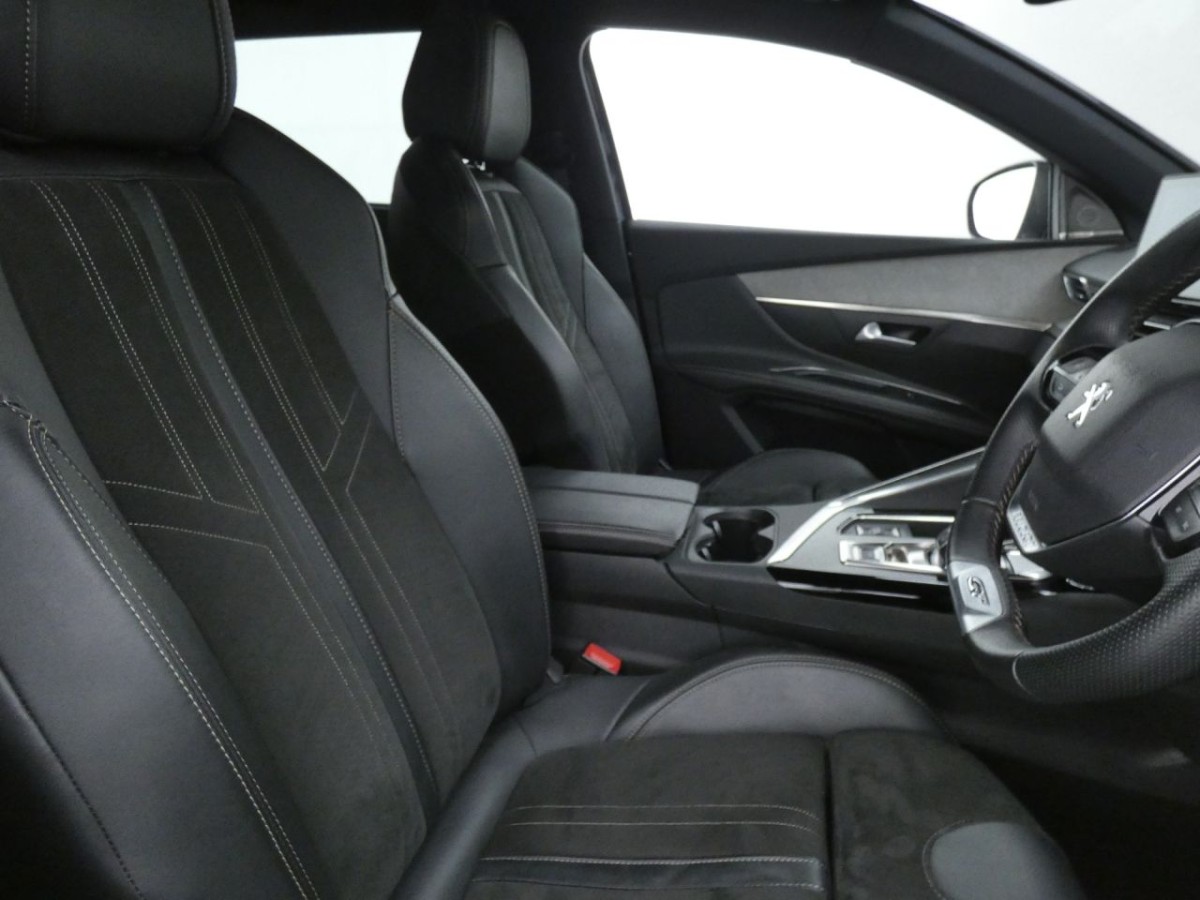 PEUGEOT 5008 1.6 PURETECH S/S GT PREMIUM 5D 179 BHP - 2021 - £21,990