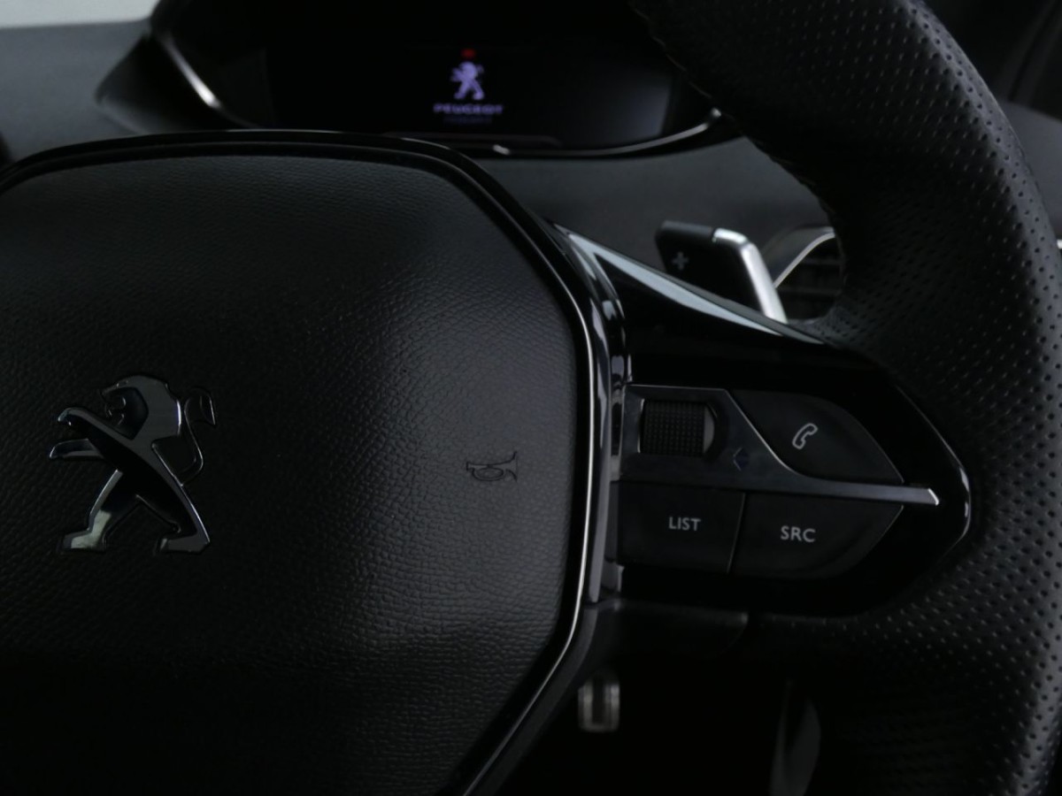 PEUGEOT 5008 1.6 PURETECH S/S GT PREMIUM 5D 179 BHP - 2021 - £21,990