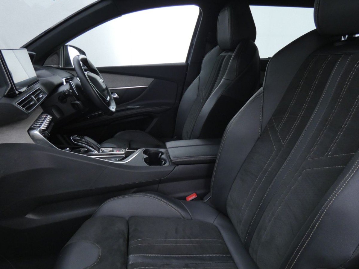 PEUGEOT 5008 1.6 PURETECH S/S GT PREMIUM 5D 179 BHP - 2021 - £21,990