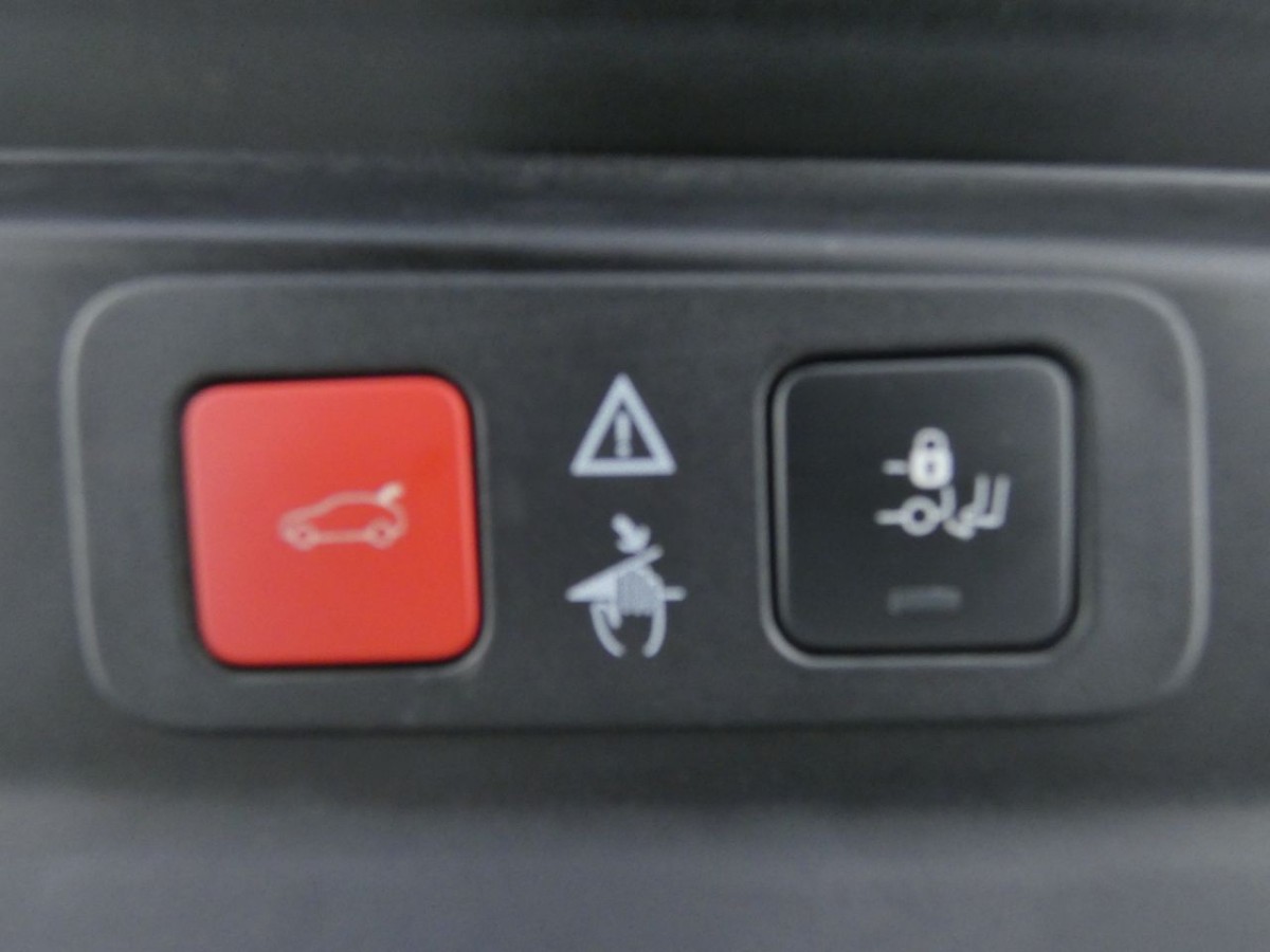 PEUGEOT 5008 1.6 PURETECH S/S GT PREMIUM 5D 179 BHP - 2021 - £21,990