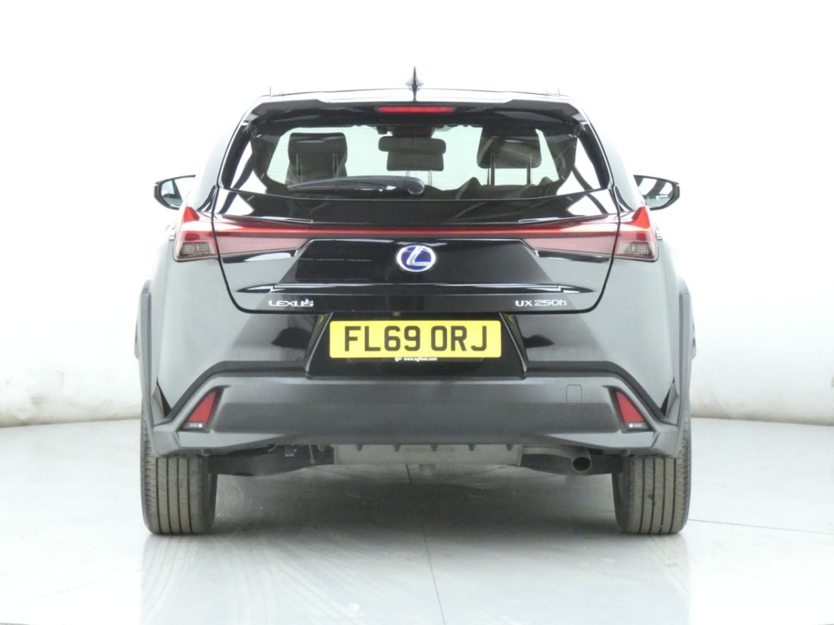 LEXUS UX 2.0 250H 5D 108 BHP - 2019 - £16,990