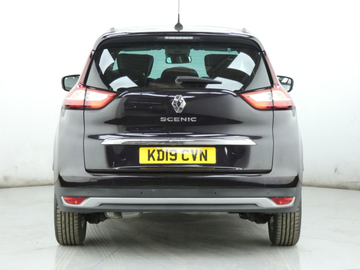 RENAULT GRAND SCENIC 1.3 SIGNATURE TCE EDC 5D 139 BHP - 2019 - £14,700