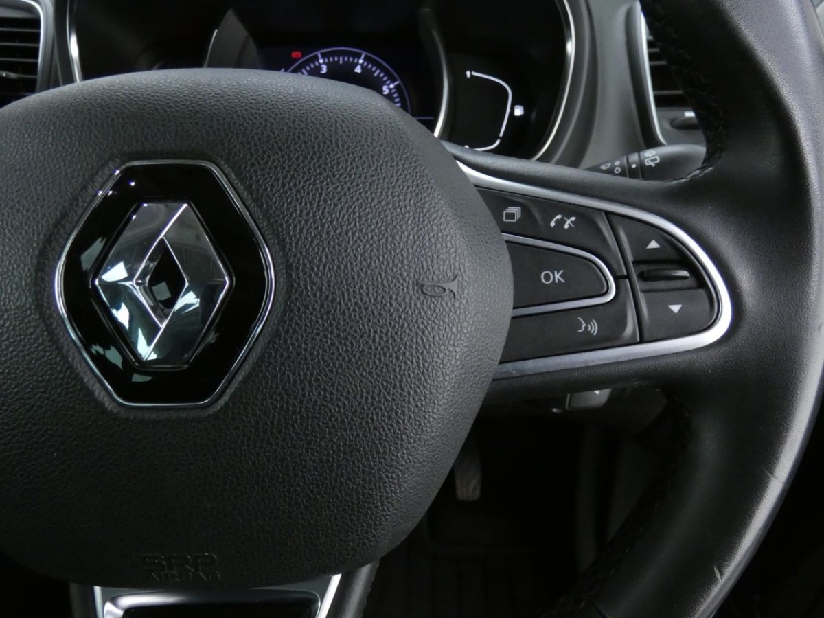 RENAULT GRAND SCENIC 1.3 SIGNATURE TCE EDC 5D 139 BHP - 2019 - £14,700