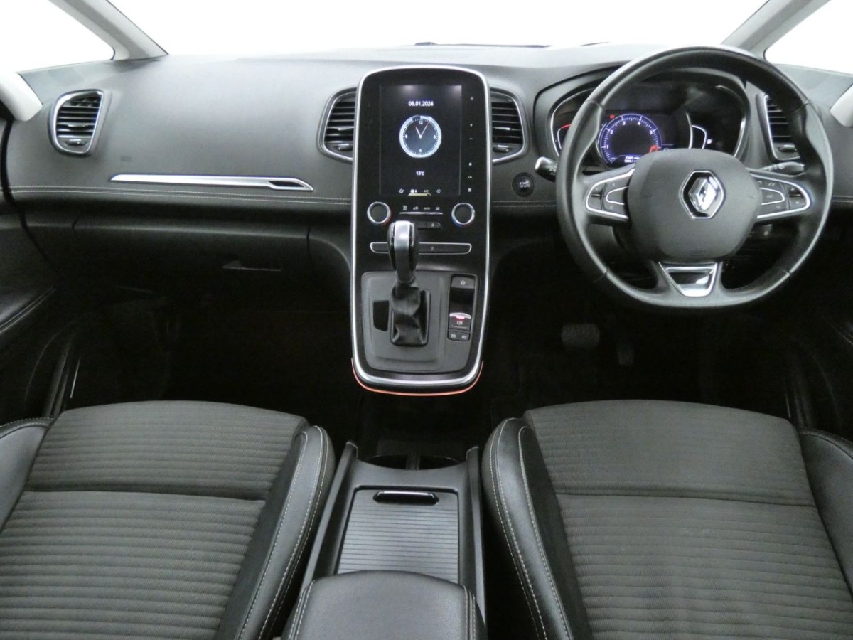 RENAULT GRAND SCENIC 1.3 SIGNATURE TCE EDC 5D 139 BHP - 2019 - £14,700