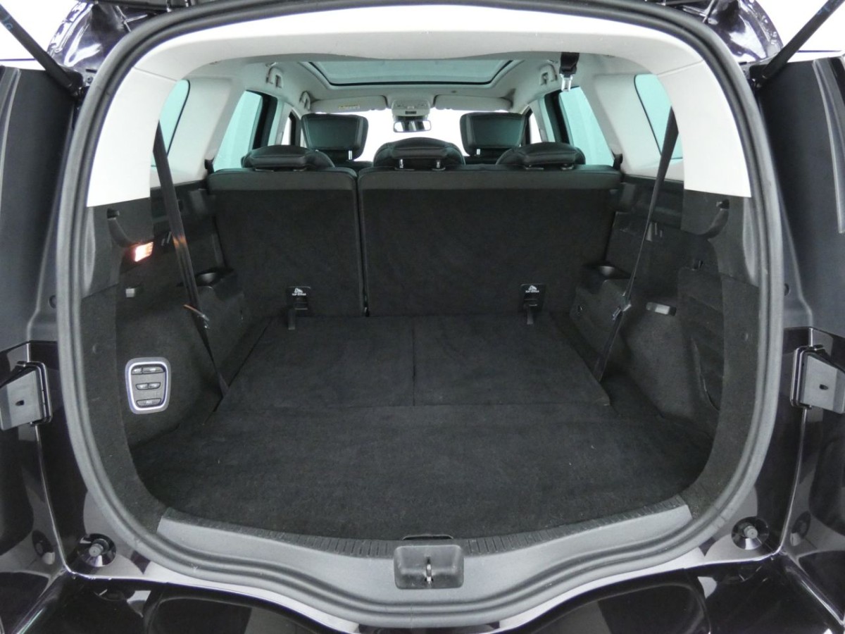 RENAULT GRAND SCENIC 1.3 SIGNATURE TCE EDC 5D 139 BHP - 2019 - £14,700