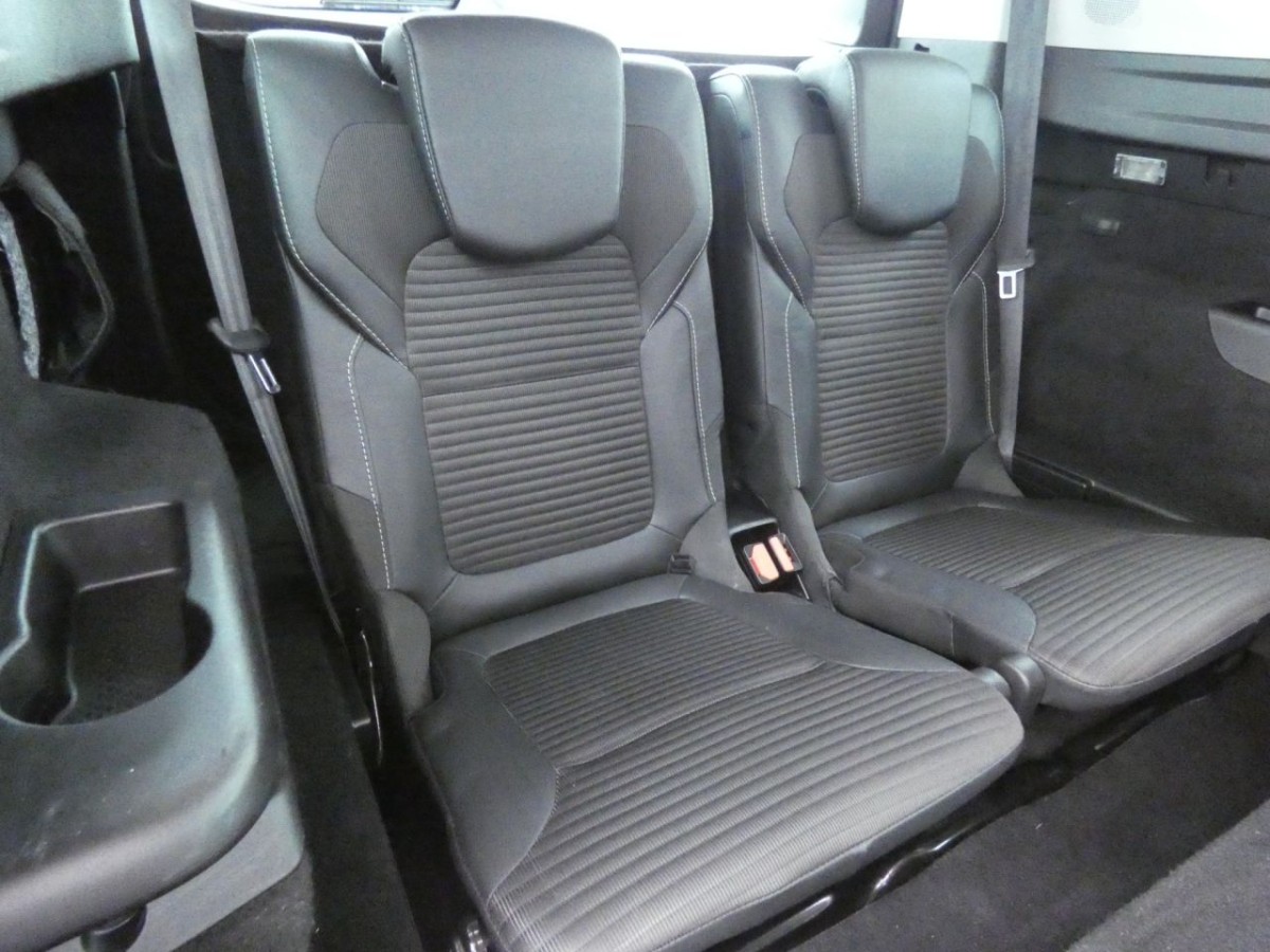 RENAULT GRAND SCENIC 1.3 SIGNATURE TCE EDC 5D 139 BHP - 2019 - £14,700